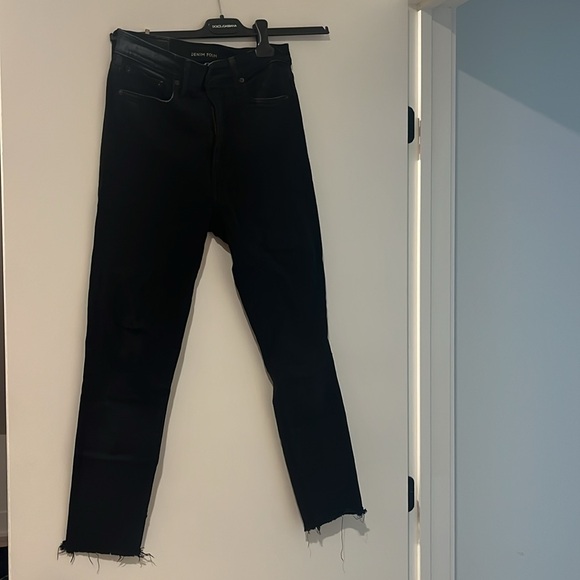 Aritzia Denim Forum The Lola High Rise Skinny Crop Black Jeans - Picture 2 of 8